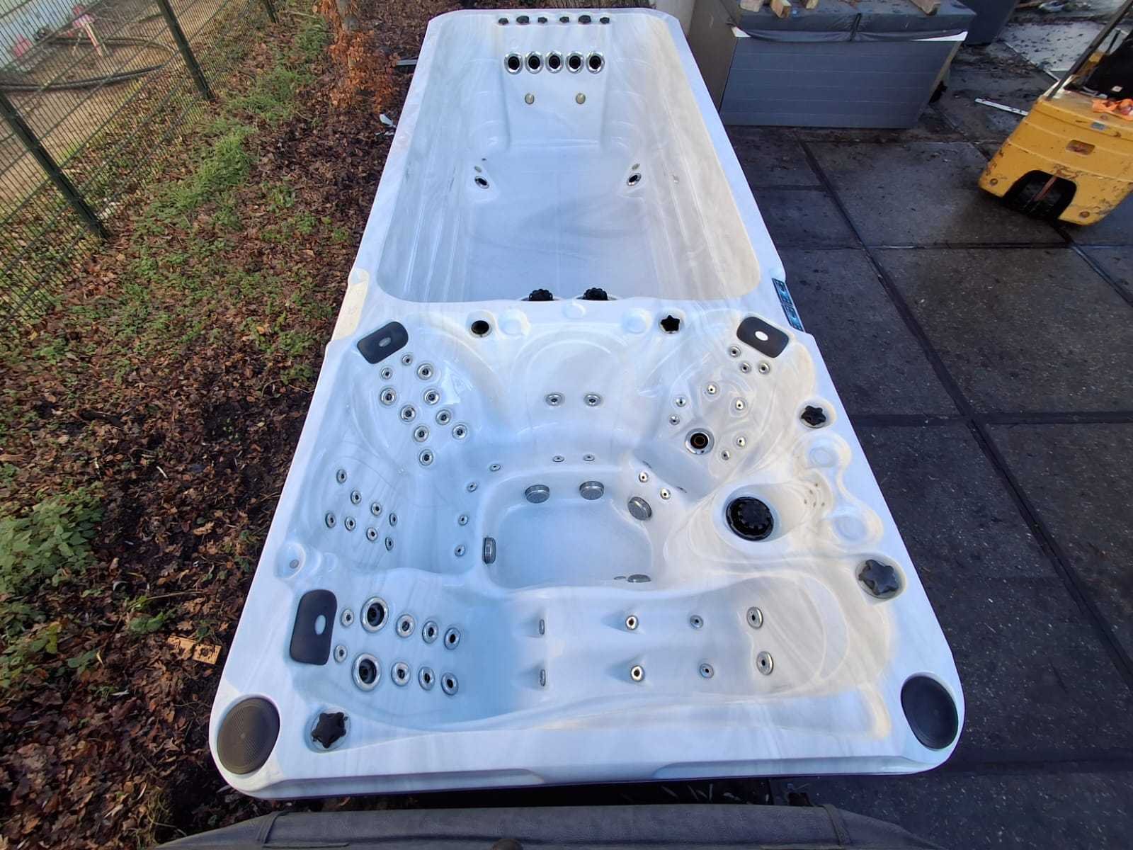 Jacuzzi, sauna, ijsbaden en zwembaden