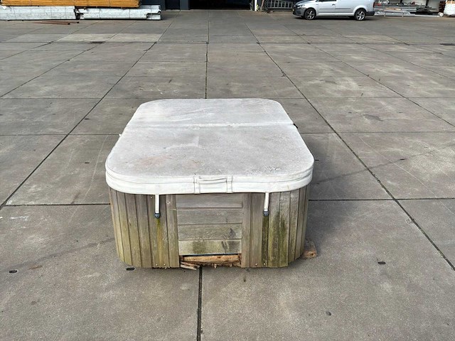 Jacuzzi - afbeelding 1 van  1