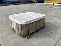 Jacuzzi - afbeelding 7 van  16