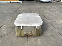 Jacuzzi - afbeelding 8 van  16
