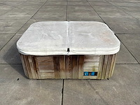 Jacuzzi - afbeelding 10 van  16