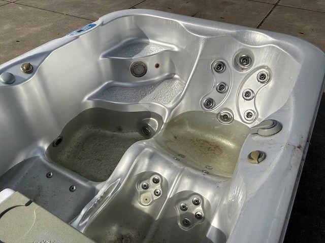 Jacuzzi - afbeelding 16 van  16
