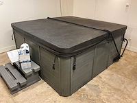 Jacuzzi - afbeelding 7 van  14