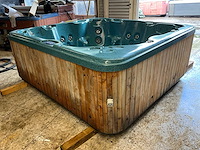 Jacuzzi - afbeelding 1 van  14