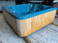 Jacuzzi - afbeelding 7 van  14