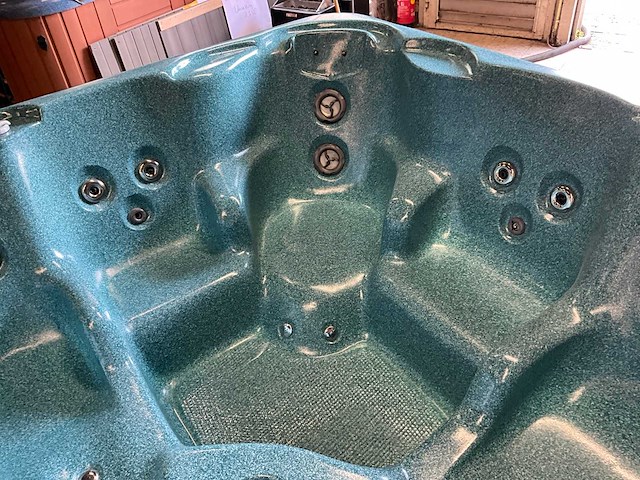 Jacuzzi - afbeelding 12 van  14