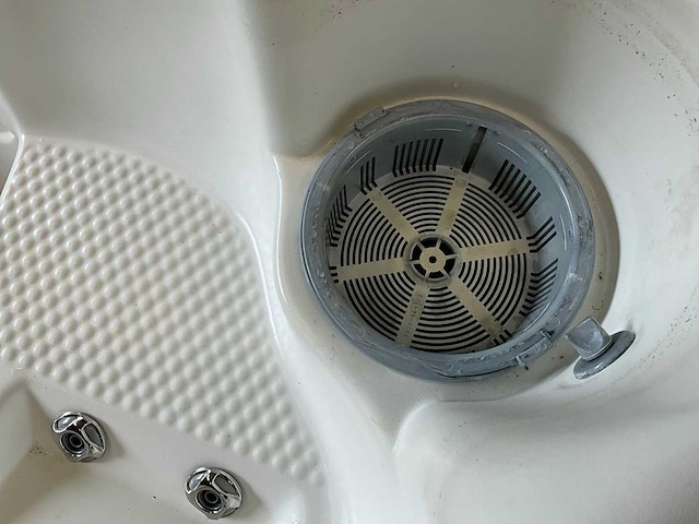 Jacuzzi - afbeelding 2 van  13