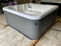 Jacuzzi - afbeelding 6 van  13