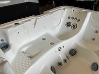Jacuzzi - afbeelding 9 van  13