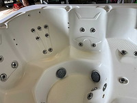 Jacuzzi - afbeelding 12 van  13