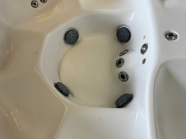 Jacuzzi - afbeelding 13 van  13