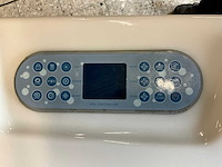 Jacuzzi - afbeelding 2 van  11