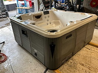 Jacuzzi - afbeelding 4 van  11