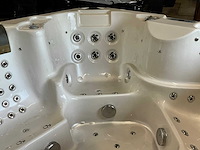 Jacuzzi - afbeelding 7 van  11
