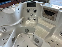Jacuzzi - afbeelding 8 van  11