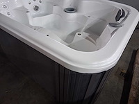 Jacuzzi - afbeelding 3 van  16