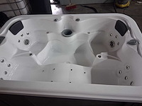 Jacuzzi - afbeelding 13 van  16