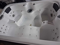 Jacuzzi - afbeelding 1 van  11