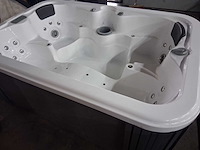 Jacuzzi - afbeelding 9 van  11
