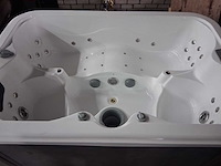 Jacuzzi - afbeelding 10 van  11