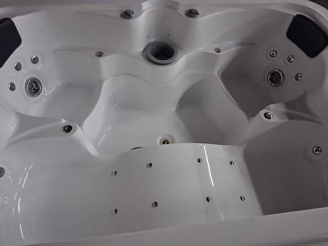 Jacuzzi - afbeelding 11 van  11