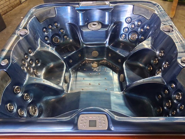 Jacuzzi - afbeelding 3 van  5