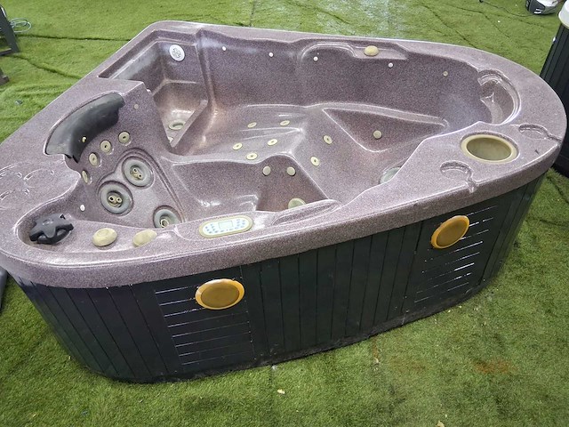 Jacuzzi - afbeelding 2 van  9