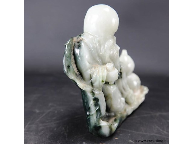 Jade beeld van een zittende "lohan" china 20e eeuw - afbeelding 4 van  5
