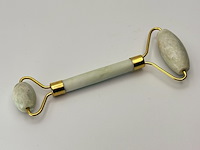 Jade massageroller met goldplating - afbeelding 1 van  6