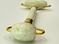 Jade massageroller met goldplating - afbeelding 3 van  6