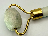 Jade massageroller met goldplating - afbeelding 4 van  6