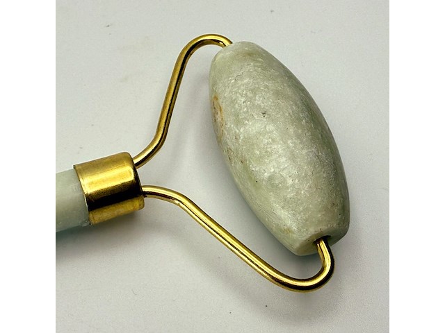 Jade massageroller met goldplating - afbeelding 5 van  6
