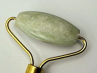Jade massageroller met goldplating - afbeelding 6 van  6