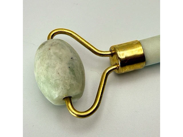 Jade massageroller met goldplating - afbeelding 4 van  6