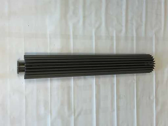 Jaga - iguana circo wand - desigradiator (1800x270 mm) 801 watt - afbeelding 1 van  3
