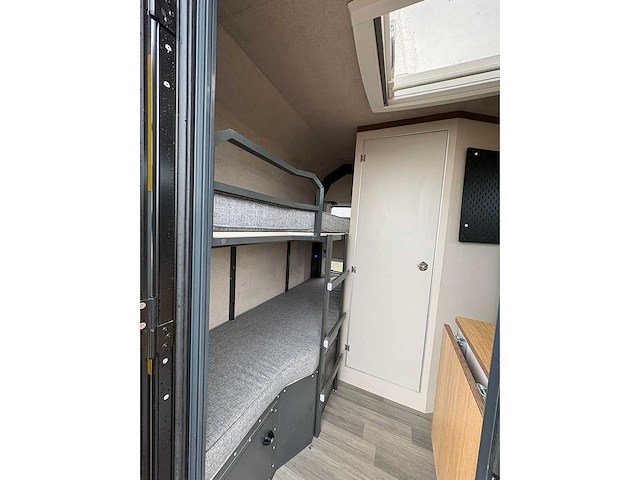 Jaggervan - cross 340 - 2024 - offroad caravan / outdoors caravan - afbeelding 14 van  15