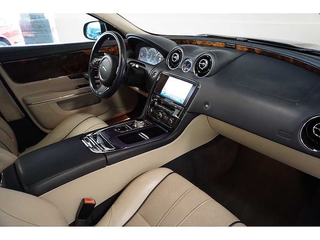 Jaguar - - xj - 5.0 v8 portfolio - personenauto - afbeelding 6 van  26