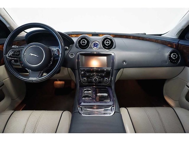 Jaguar - - xj - 5.0 v8 portfolio - personenauto - afbeelding 26 van  26