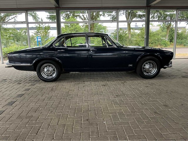 Jaguar - 1973 - xj - 5.3 v12 de luxe - marge auto - afbeelding 2 van  36