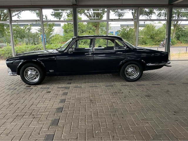 Jaguar - 1973 - xj - 5.3 v12 de luxe - marge auto - afbeelding 3 van  36