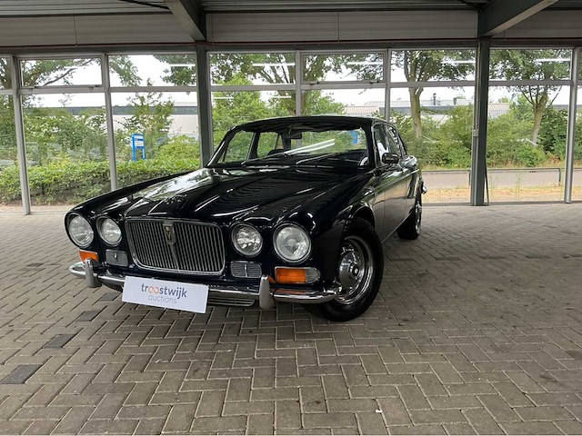Jaguar - 1973 - xj - 5.3 v12 de luxe - marge auto - afbeelding 1 van  36