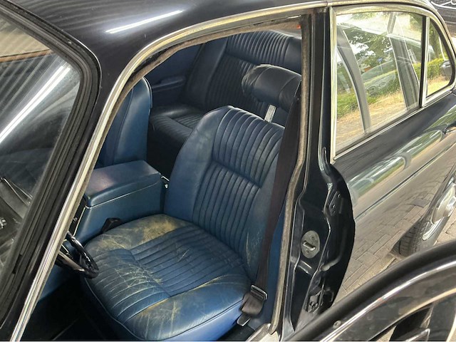 Jaguar - 1973 - xj - 5.3 v12 de luxe - marge auto - afbeelding 28 van  36
