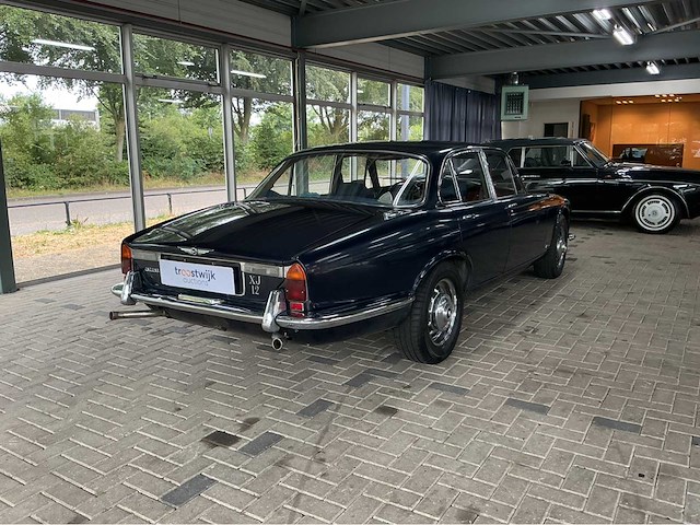 Jaguar - 1973 - xj - 5.3 v12 de luxe - marge auto - afbeelding 33 van  36