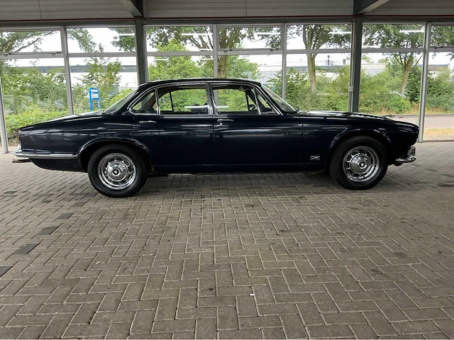 Jaguar - 1973 - xj - 5.3 v12 de luxe - marge auto - afbeelding 2 van  36