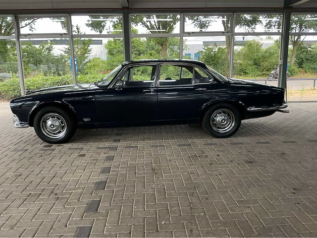 Jaguar - 1973 - xj - 5.3 v12 de luxe - marge auto - afbeelding 3 van  36