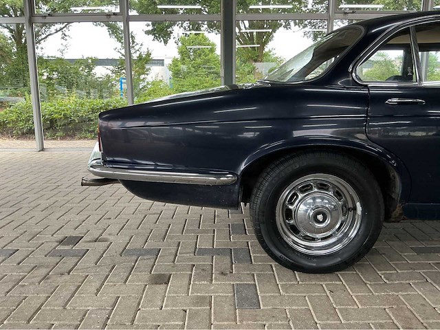Jaguar - 1973 - xj - 5.3 v12 de luxe - marge auto - afbeelding 4 van  33