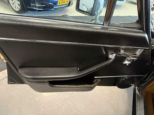 Jaguar - 1973 - xj - personenauto - afbeelding 4 van  24