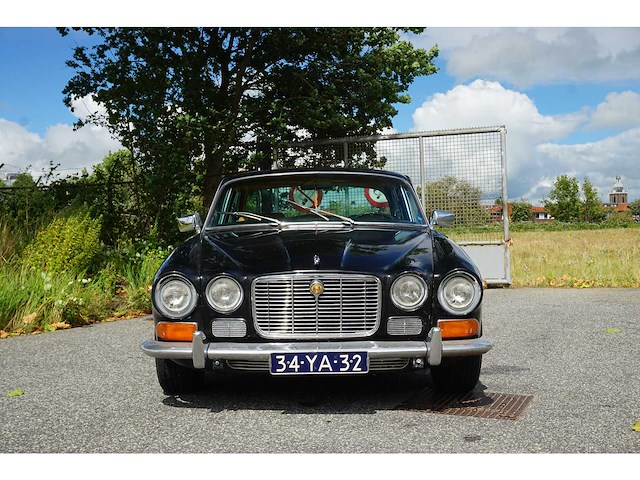 Jaguar - 1973 - xj - personenauto - afbeelding 17 van  24