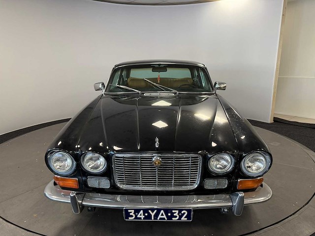 Jaguar - 1973 - xj - personenauto - afbeelding 18 van  24