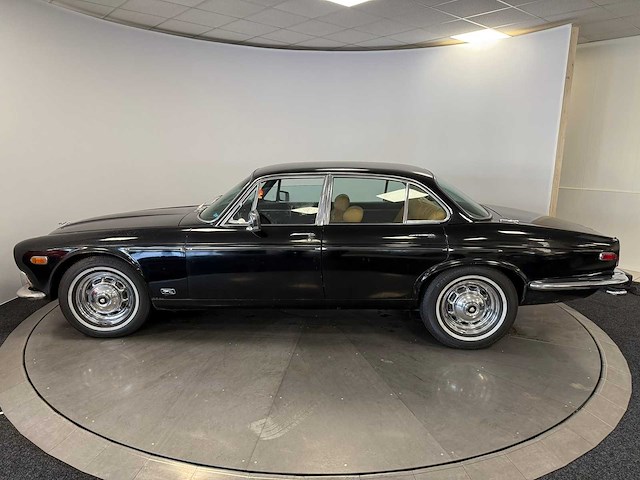 Jaguar - 1973 - xj - personenauto - afbeelding 19 van  24